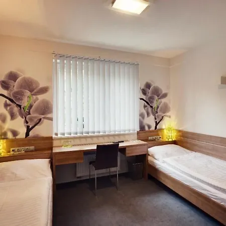 Отель Green Hotel Ostrava Острава